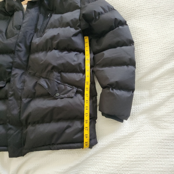 Black Puffer Jacket with Faux Fur Hood and Insulated Design - Picture 2 of 6